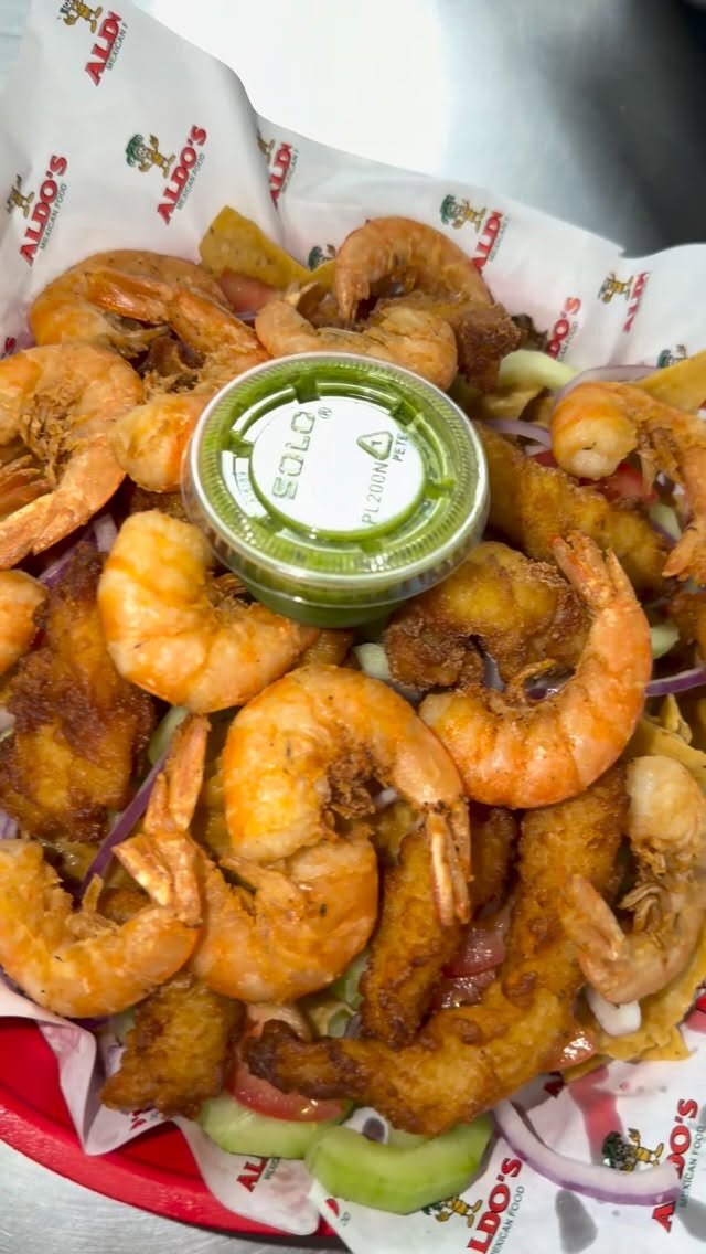 The Botana: fried shrimp and fish around a cup of aguachile sauce